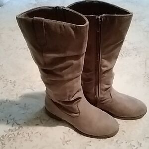 Crown Vintage Girls Tan Boots  Size 3